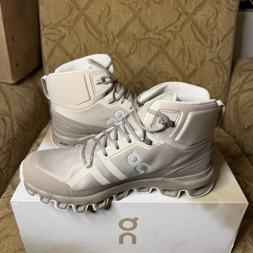 On Running Womens 10 Cloudrock Hiking Boots Beige Desert/Clay Mid Top WATERPROOF - Picture 3 of 8